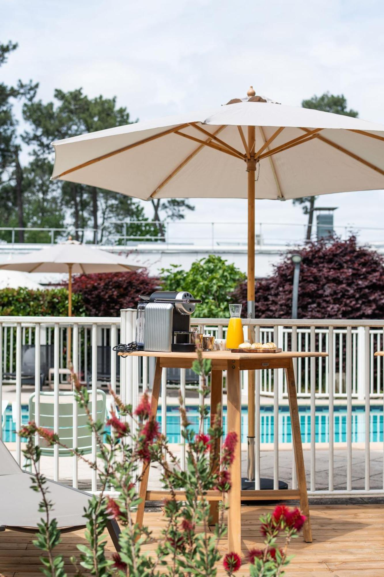 Novotel Bordeaux Merignac Экстерьер фото